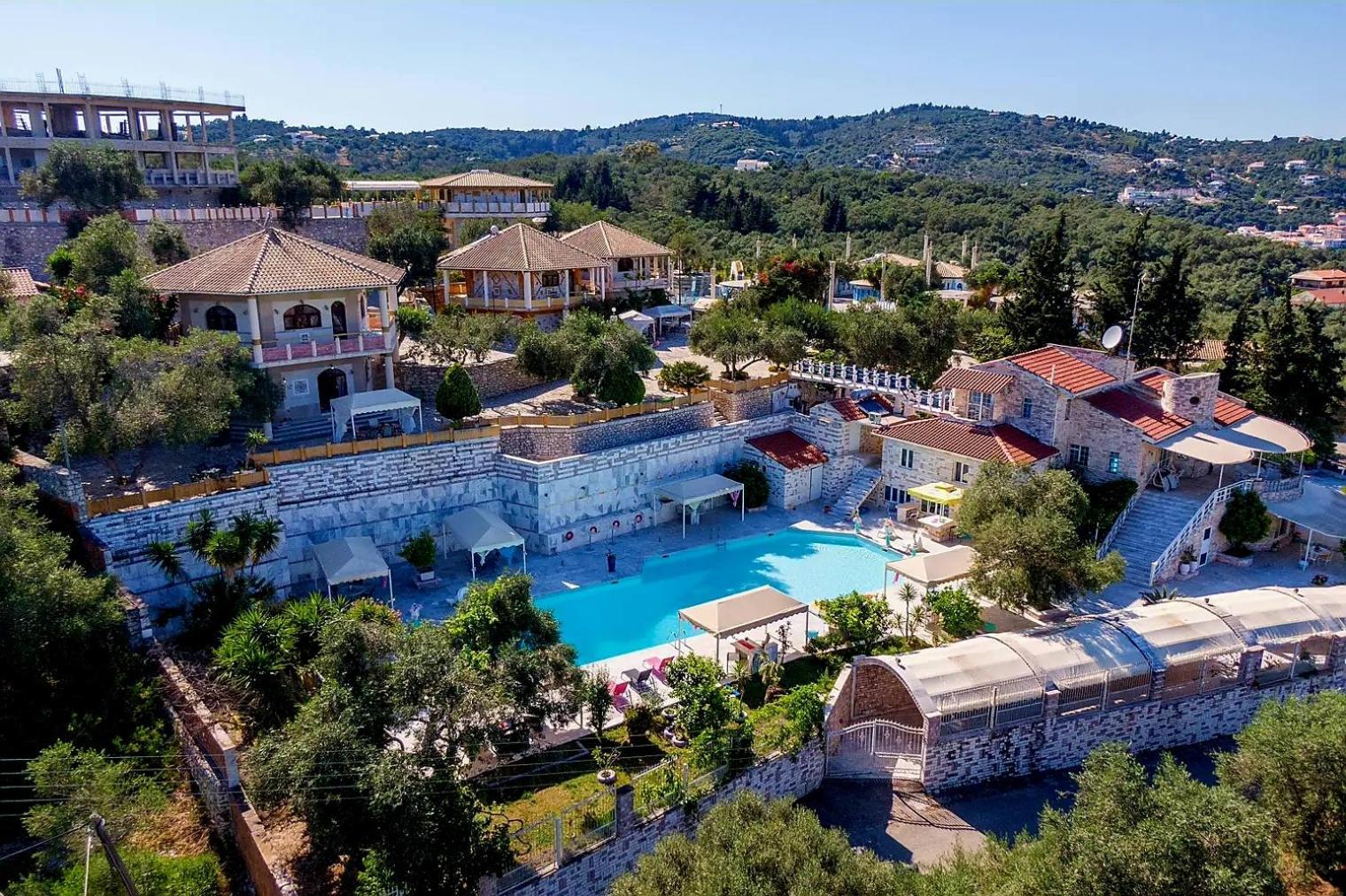 Paco'S Resort Holiday Flats Gaios Exterior photo
