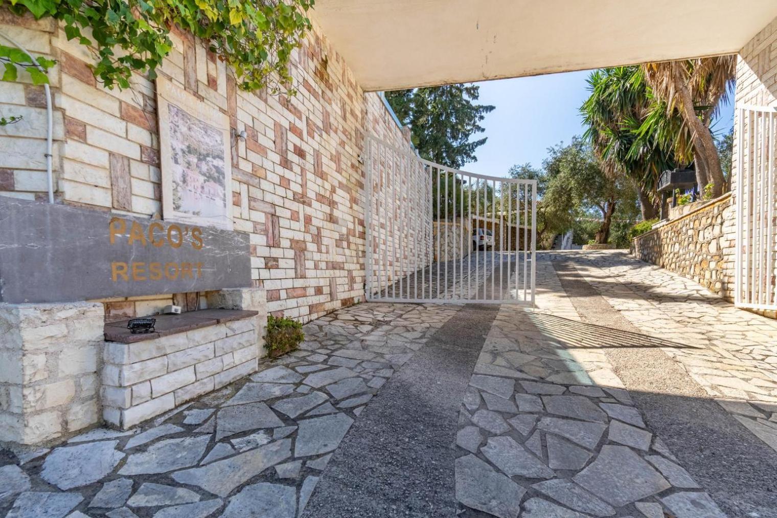 Paco'S Resort Holiday Flats Gaios Exterior photo